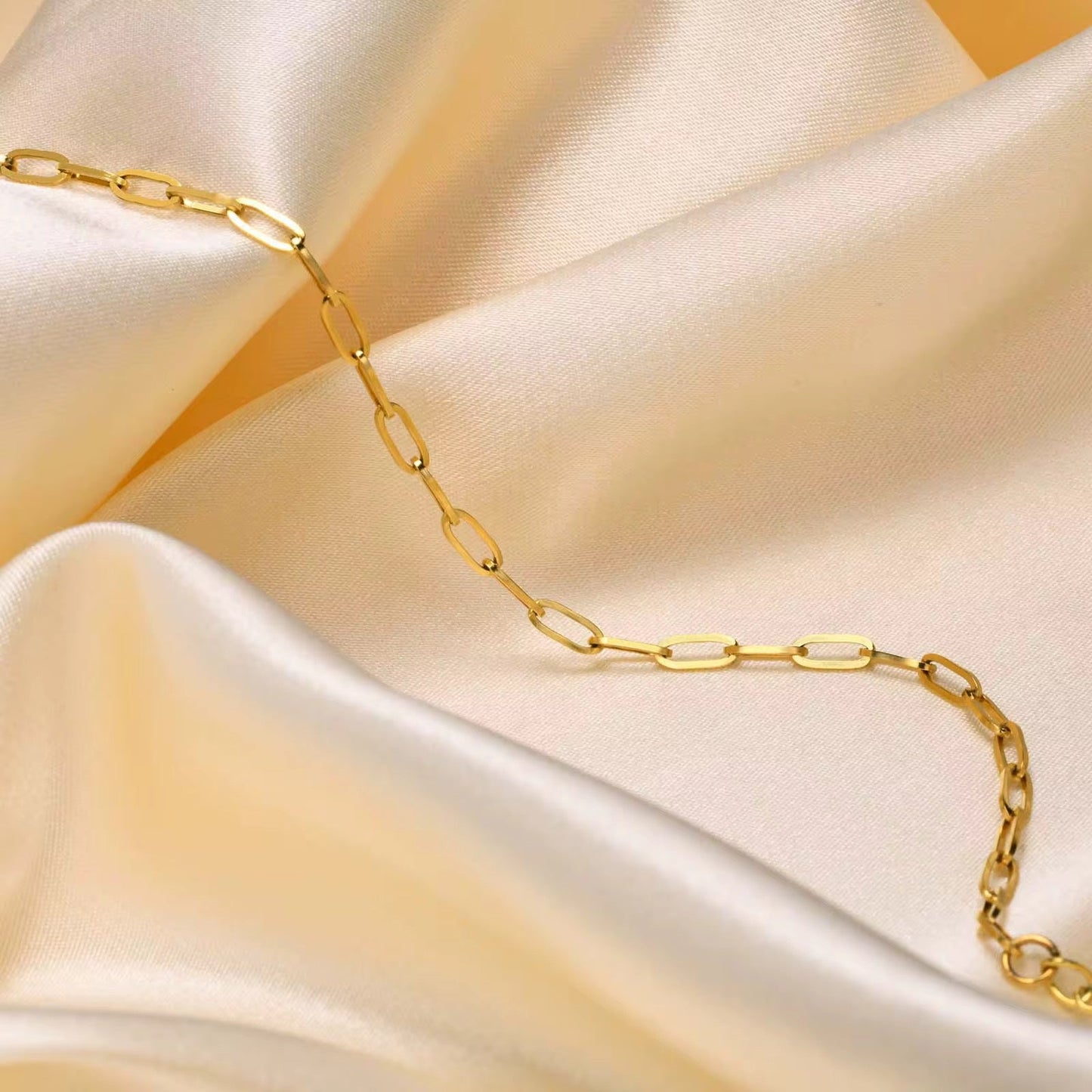 The Mom Club Confidential Charm Bracelet – Signature Link Edition - élise & madelyn