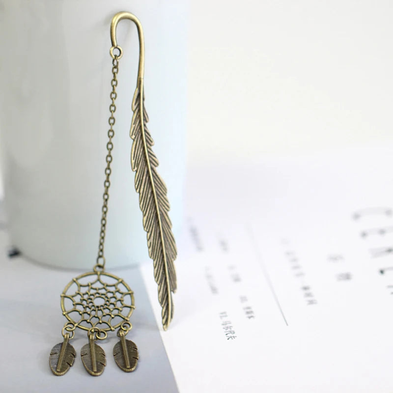 Vintage Feather Bronzing Metal Bookmark With Metal Chain Pendant Bookmark For Teachers Friends Book Club Book Lovers