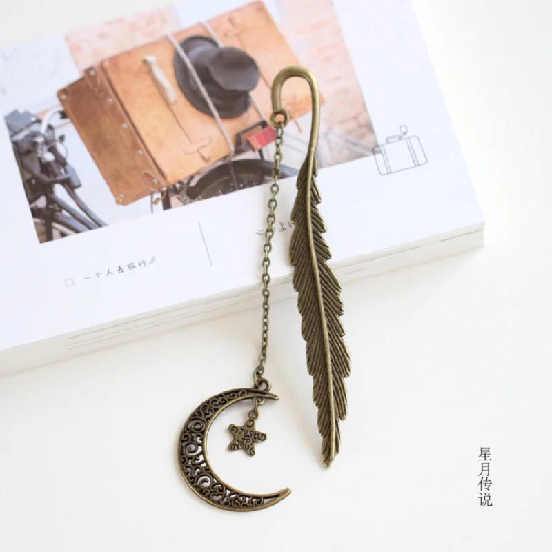 Vintage Feather Metal Bookmark – Etched Brass with Chain Pendant - élise & madelyn
