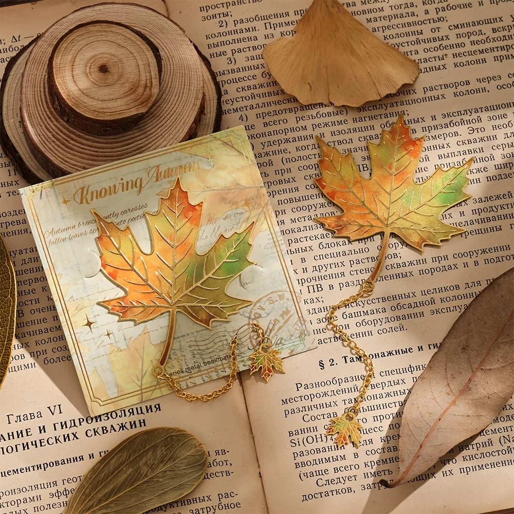 Vintage Maple Leaf Metal Bookmark – Colorful Autumn-Inspired Reading Gift for Book Lovers, Teachers & Students - élise & madelyn