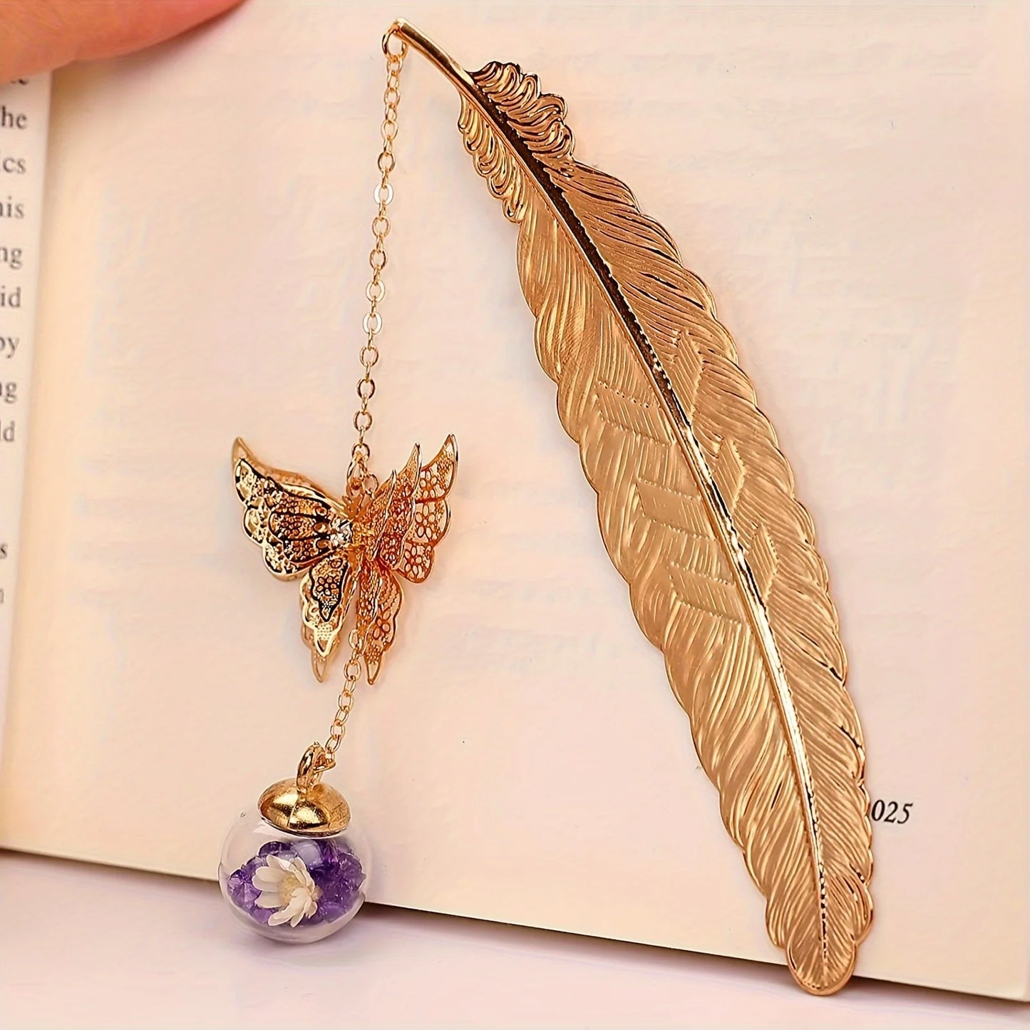 1PC elegant metal bookmark - decorated with golden feathers and flowers, a school gift, a Christmas and Valentine's Day gift