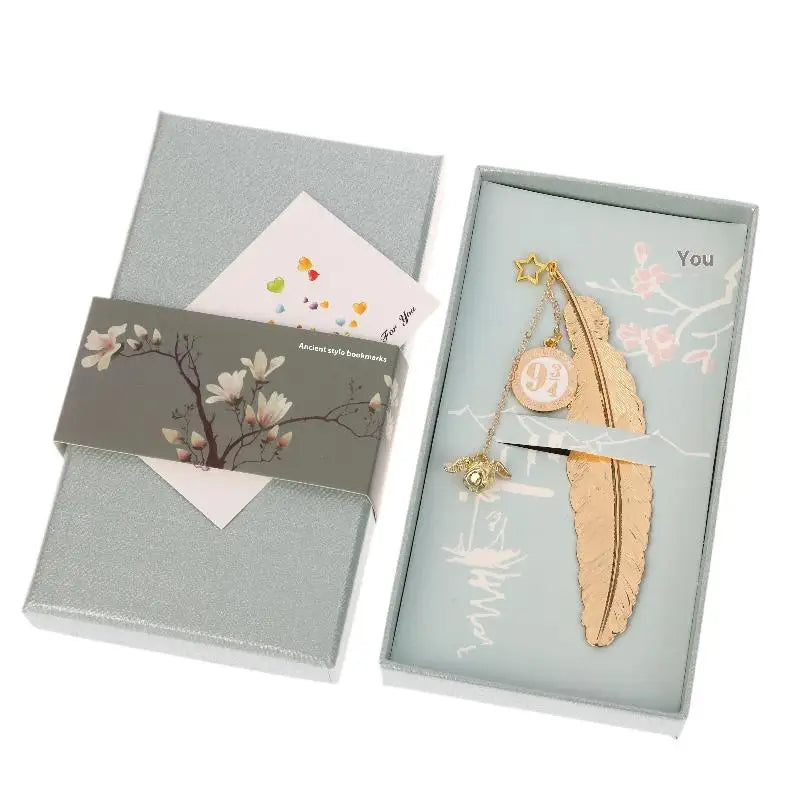 1pcs Creative Vintage Metal Feather Bookmark With Golden Wings Spherical Charm For Book Lovers Reading Gifts