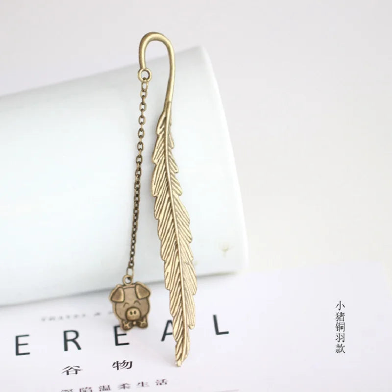 Vintage Feather Metal Bookmark – Etched Brass with Chain Pendant - élise & madelyn