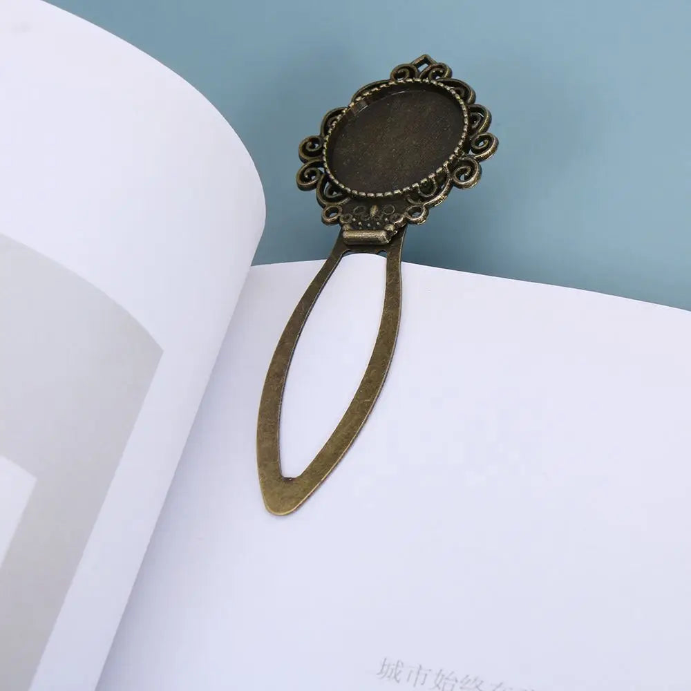 1PC Antique Bronze Oval Style Iron Metal Bookmark Vintage Retro Handmade Bookmark for Cabochon Cameo DIY Bookmark Student Gifts