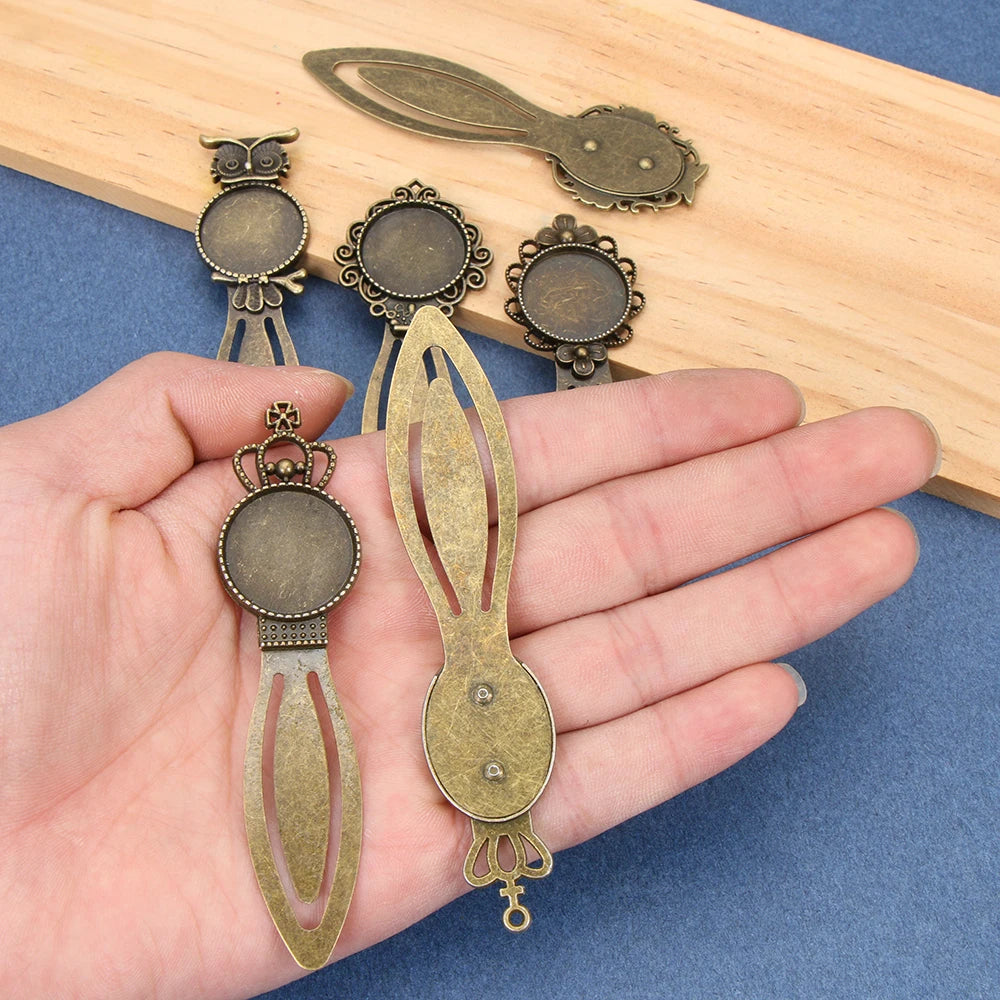 1PC Antique Bronze Oval Style Iron Metal Bookmark Vintage Retro Handmade Bookmark for Cabochon Cameo DIY Bookmark Student Gifts