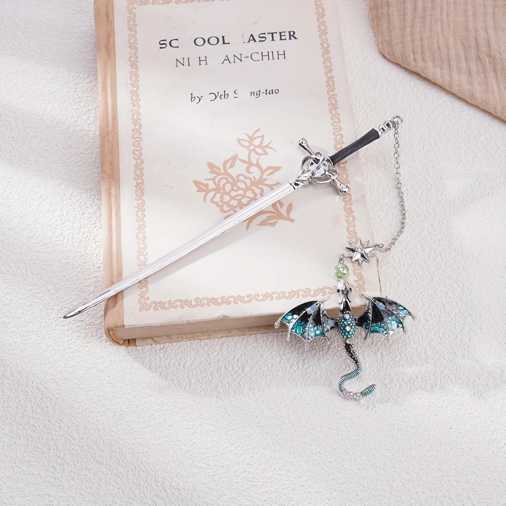 1pc Alloy Sword Dragon Bookmark, Birthday Gift for Book Lovers and Readers, Fantasy Bookworm Silver Gold Gold Pendant - élise & madelyn