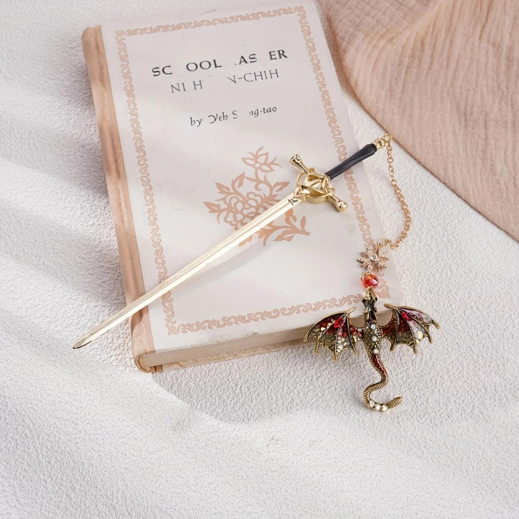 1pc Alloy Sword Dragon Bookmark, Birthday Gift for Book Lovers and Readers, Fantasy Bookworm Silver Gold Gold Pendant - élise & madelyn