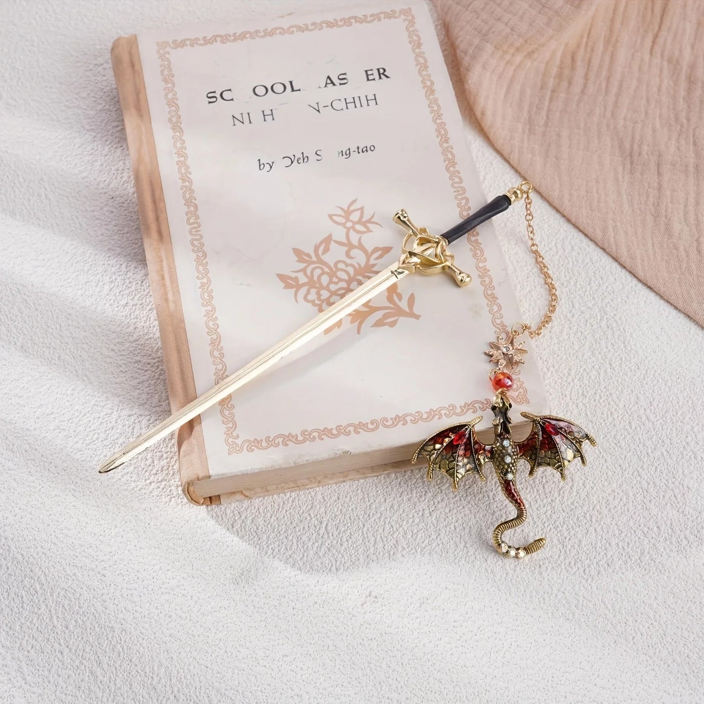 1pc Alloy Sword Dragon Bookmark, Birthday Gift for Book Lovers and Readers, Fantasy Bookworm Silver Gold Gold Pendant